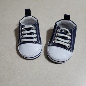Little Me. Blue and White Size 1 Soft Crib Shoes NWOT